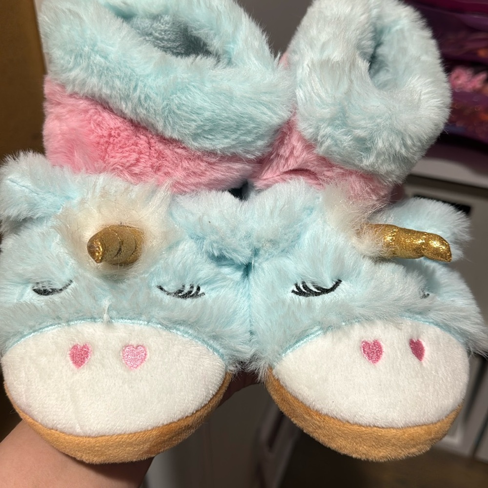 Girls slipper size 13-1